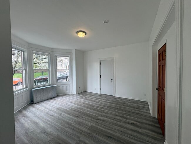 Photo - 139 Clifton Ave Unidad 1