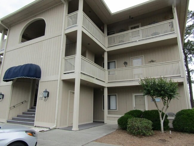 Building Photo - 4266 Pinehurst Cir
