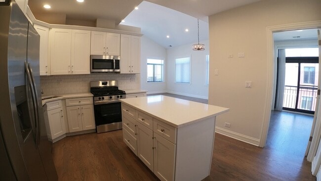 Photo - 1701 W Chicago Ave