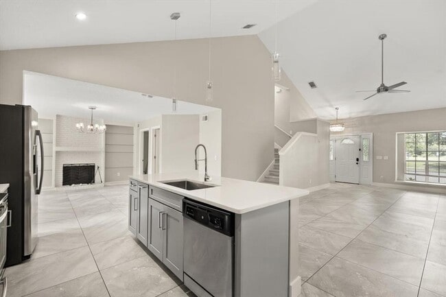 Photo - 1509 Red Oak Ct