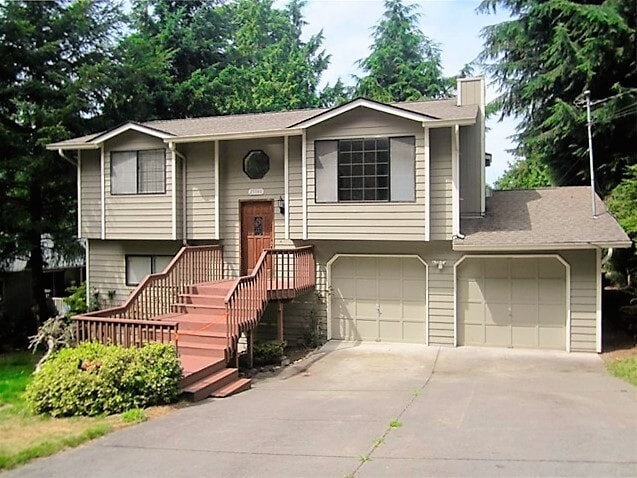 Building Photo - Home in Poulsbo!