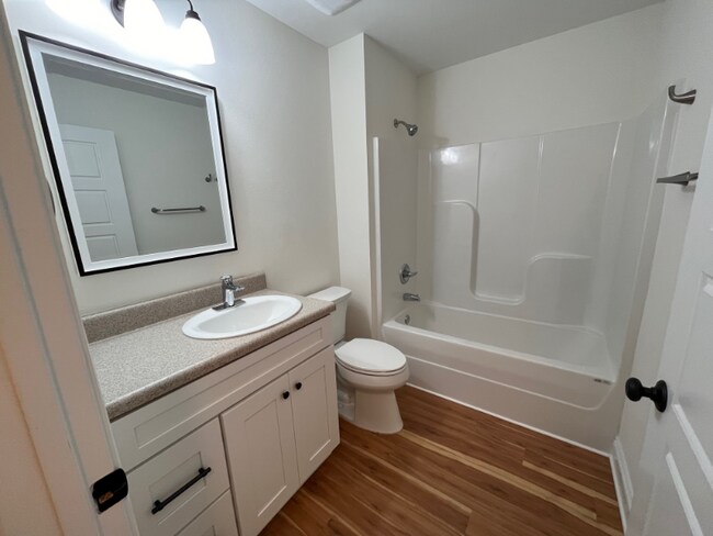 4608 Crossing Ct Unit 203