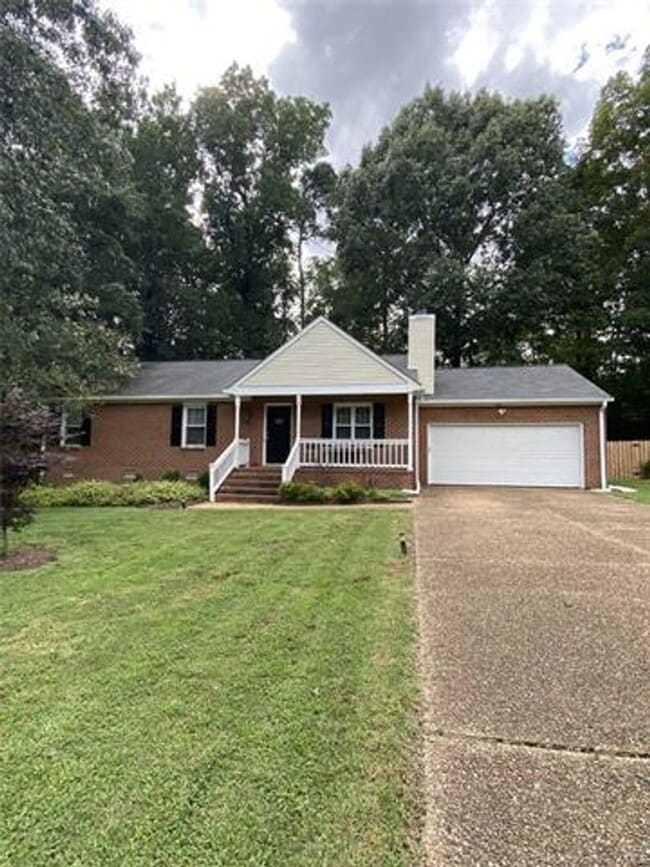 Photo - 122 Wellington Cir House
