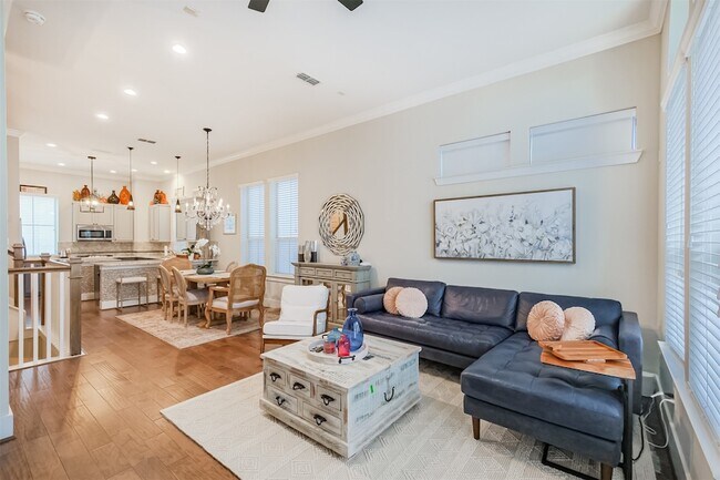 Photo - 809 Leavenworth Ave