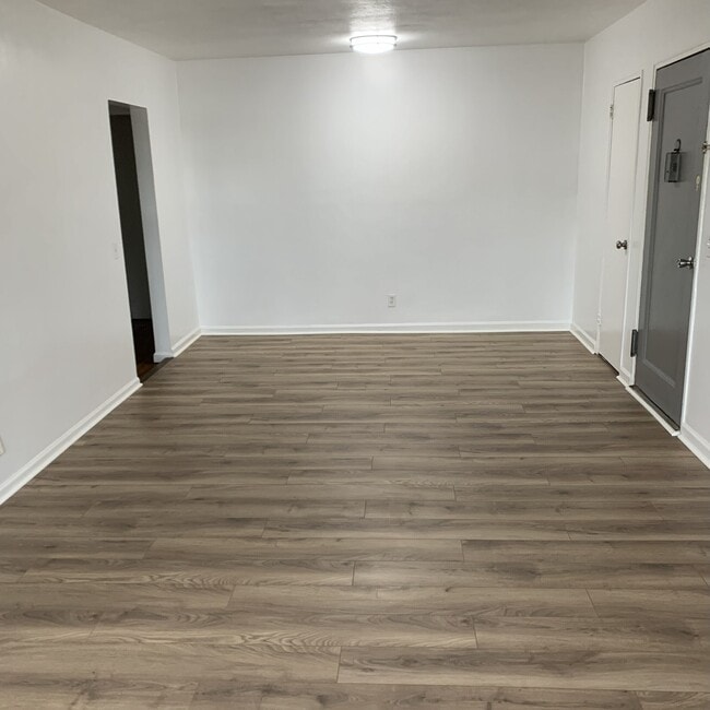 Photo - 11 Bedford Ave Unit APT J1