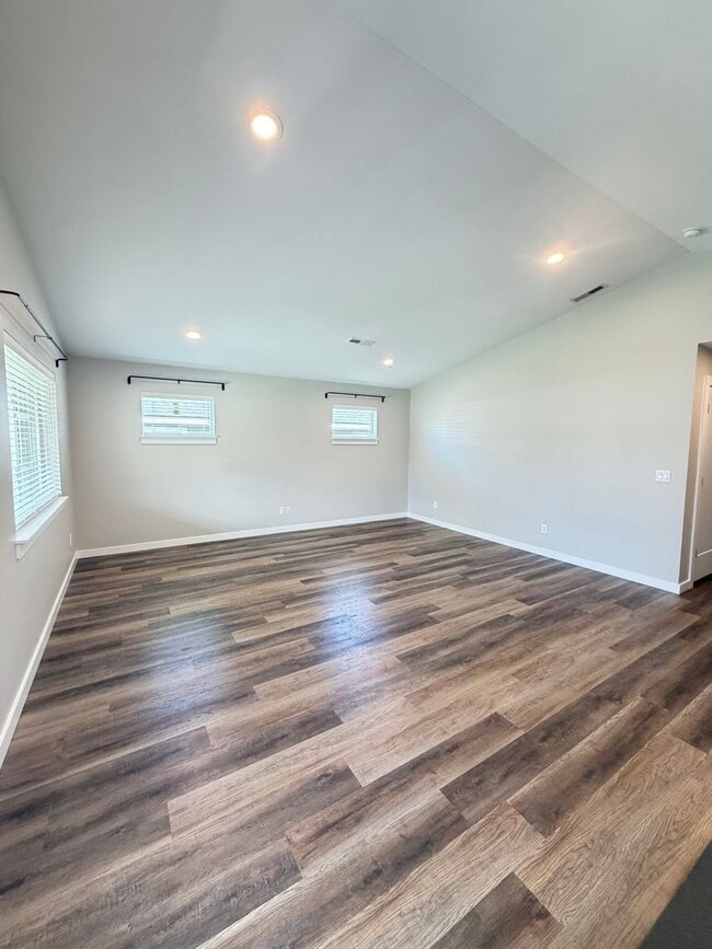 Photo - 123 9th Ave