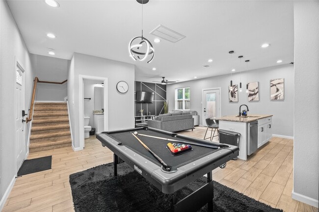 Photo - 7418 Mount St