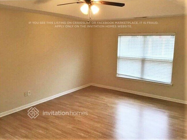 Photo - 452 Leaflet Ives Trail