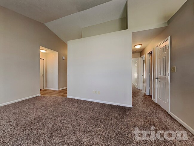 Photo - 1082 Sunmeadow Cir