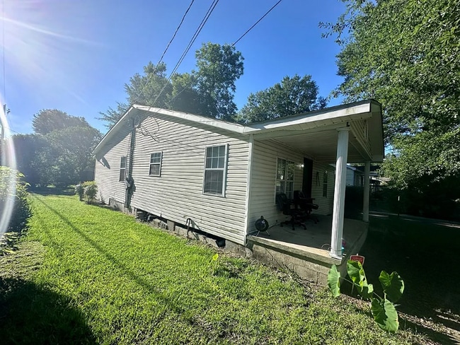 Photo - 1096 Fountain St