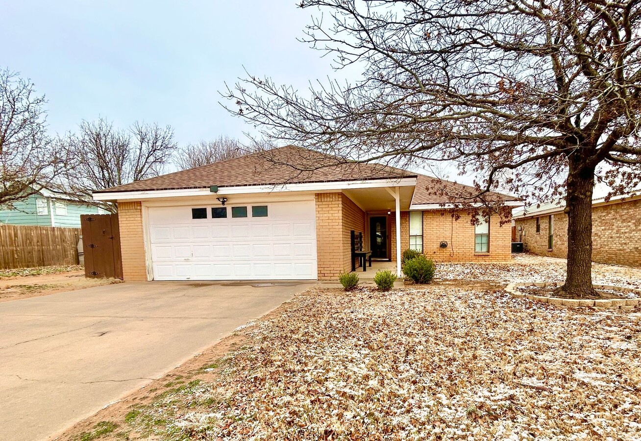 Cozy Home in South Lubbock - Cozy Home in South Lubbock