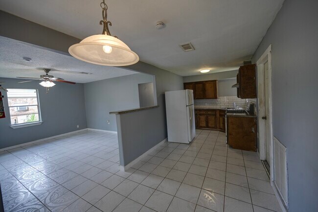 Photo - 1106 Mooney Rd