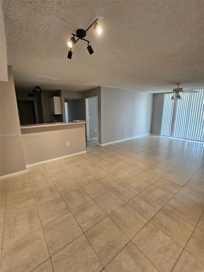 Building Photo - 7872 Sonoma Springs Cir Unit 105