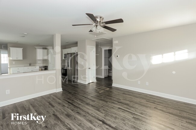 118 Akron Ave
