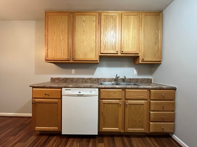 Photo - Check out this spacious 2 Bed/1.5 Bath Unidad 7