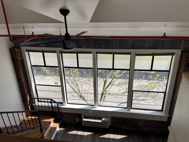 Everett Station Lofts