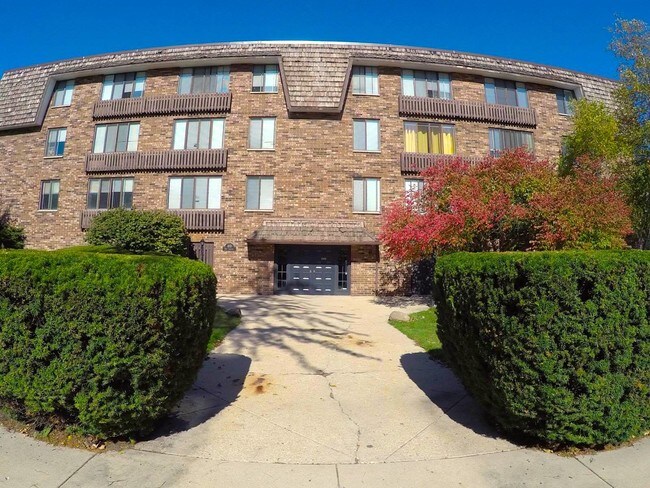Park Village Apartments For Rent In Milwaukee Wi Forrent Com