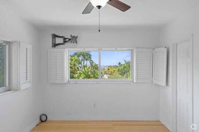 Building Photo - 2539 S Bayshore Dr Unit PH2F Rental