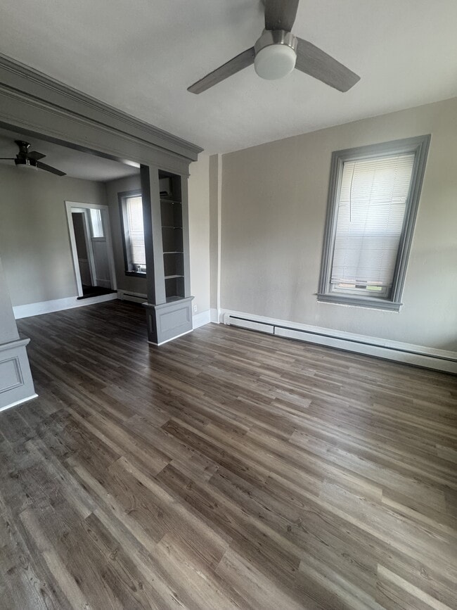 Photo - 251 E Maple St