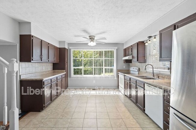 Photo - 5406 Leesburg Ct