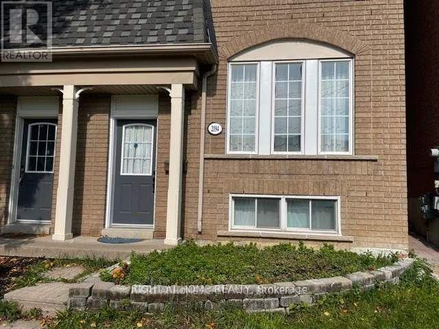 Photo - 2194 St Clair Ave W
