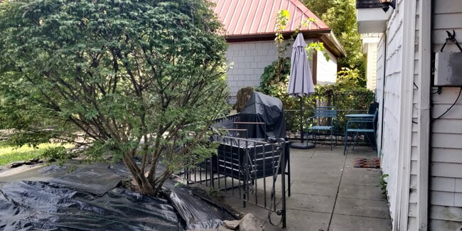 Photo - 562 Richmond Ave Unidad Studii