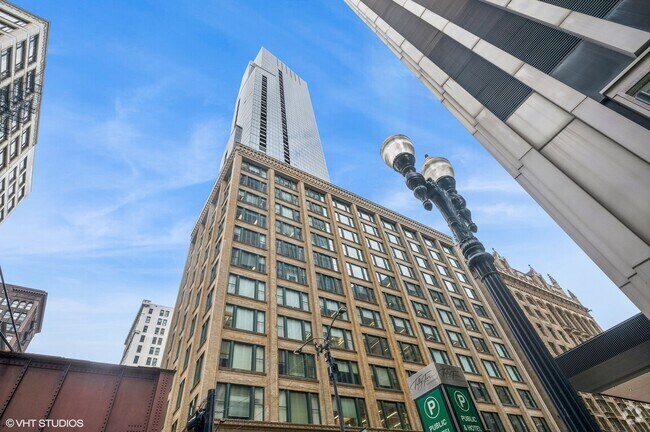 Building Photo - 60 E Monroe St Rental