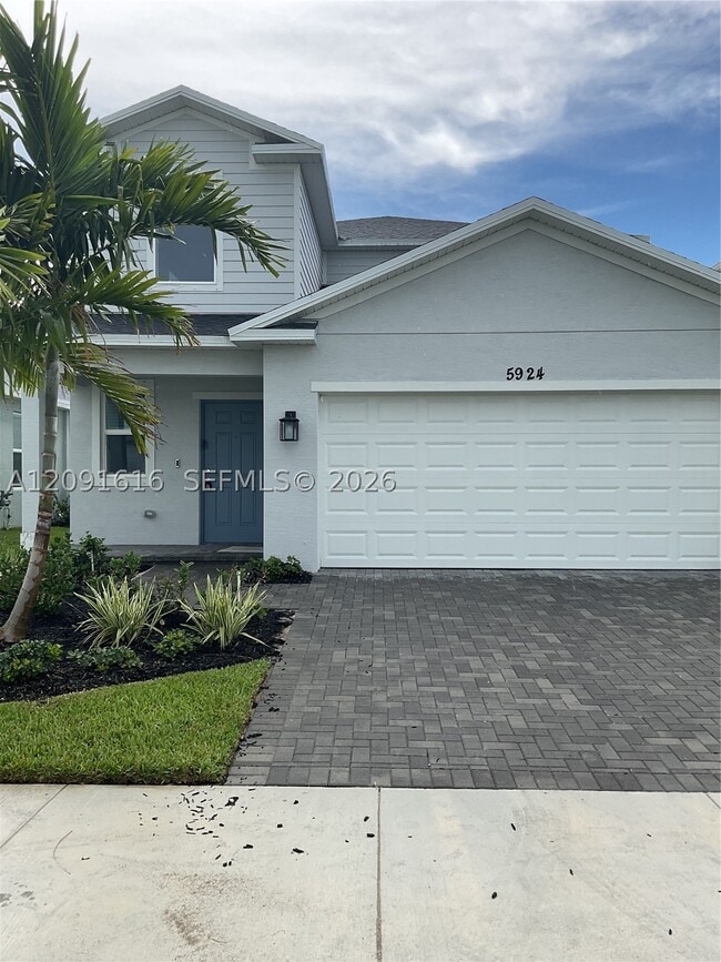 5924 NW Fairfox Wy