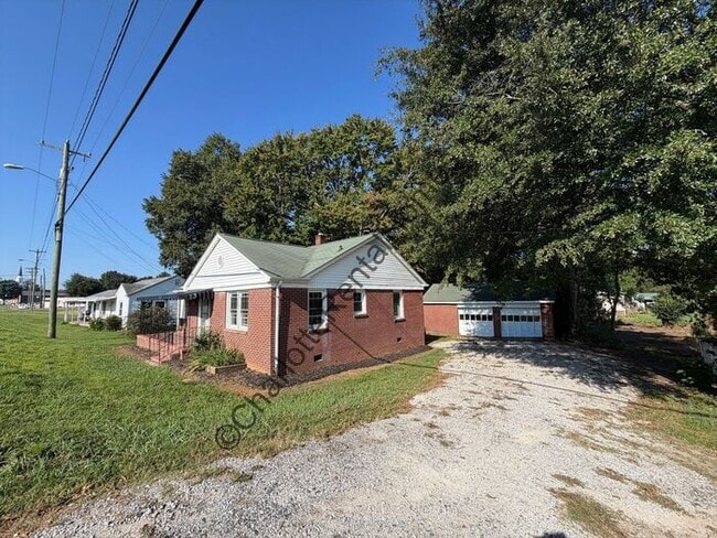 Photo - Updated 3 bedroom, 2 bathroom house for rent in Shelby, NC
