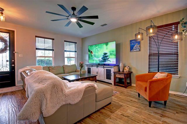 Photo - 1409 Ellis Ln