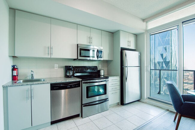 Building Photo - 50 Bay St.