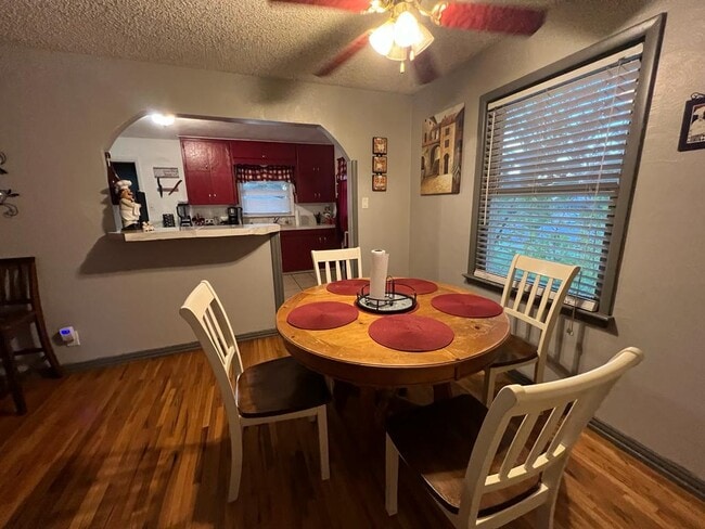 Photo - 301 Ferndale St