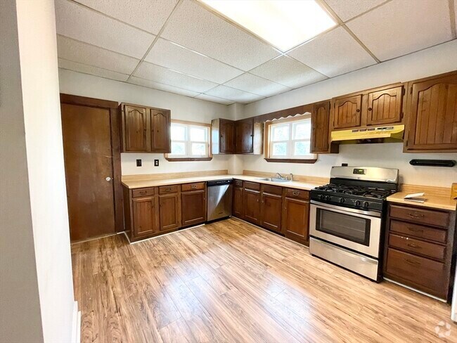 Building Photo - 26-28-28 Harbor View St Unit 3 Rental
