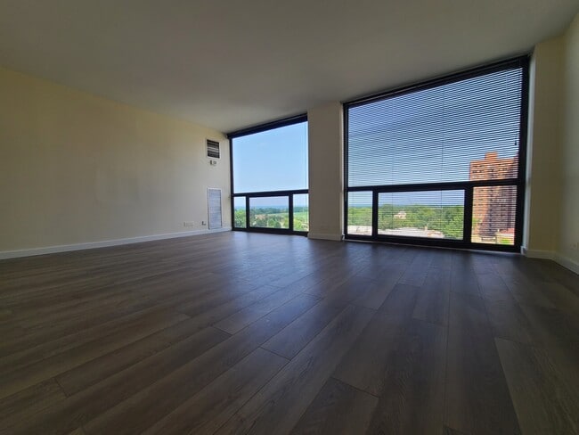 Photo - 4343 N Clarendon Ave Unit 1012