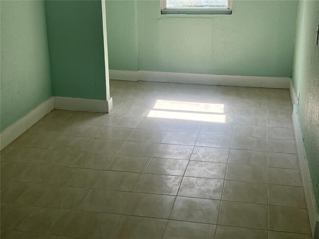 Photo - 2002 E 33rd Ave