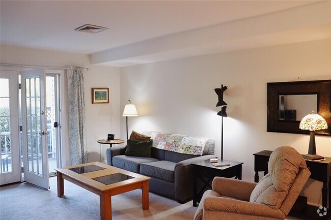Building Photo - 75 Tivoli Gardens Unit E75 Rental