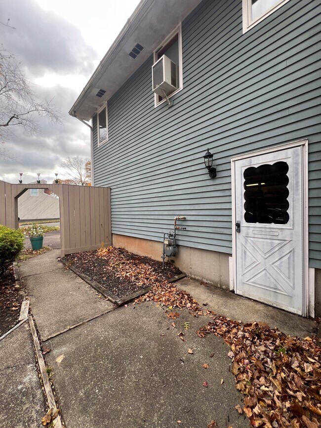 Photo - 77 Stannard Ave