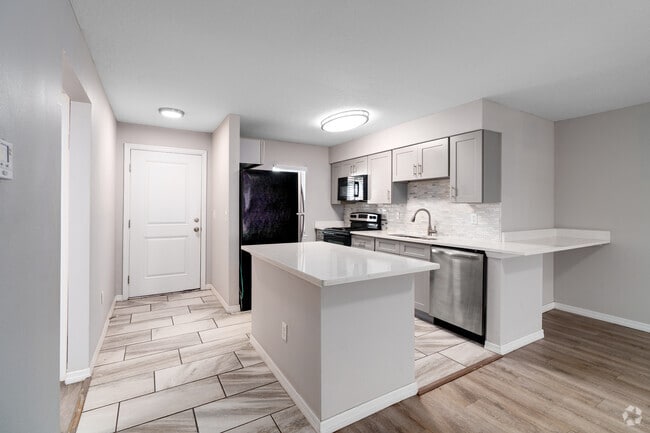 2BR, 2BA - 1,088SF - B2 - Kitchen