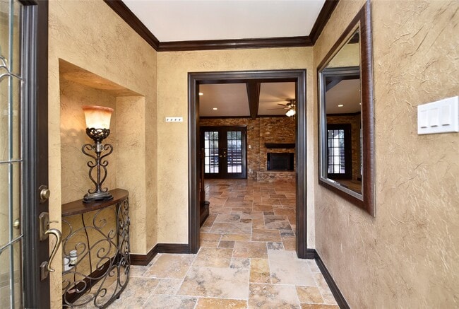 Photo - 2802 S Doral Dr