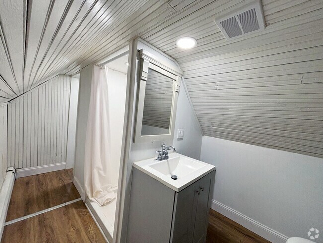 Building Photo - 10 Ashland St Unit 10 Rental