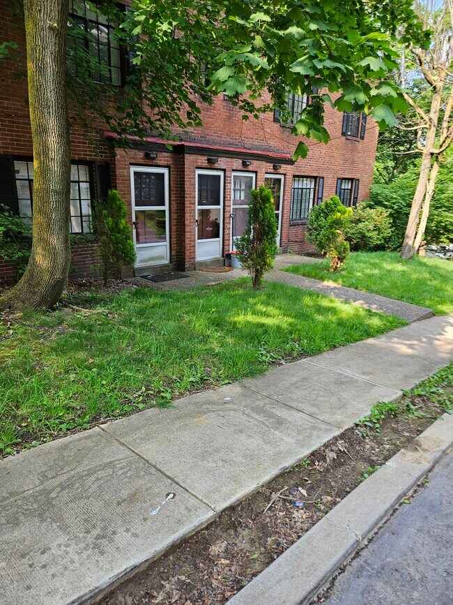 607 Tingley Ave Apartments Bellevue, PA