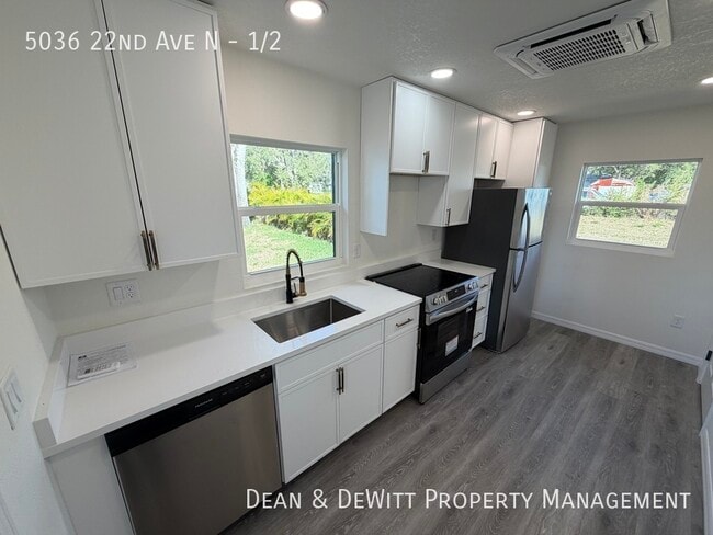 Photo - 5036 22nd Ave N Unidad 1/2