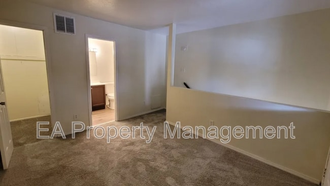 Photo - 336 Grove St SE