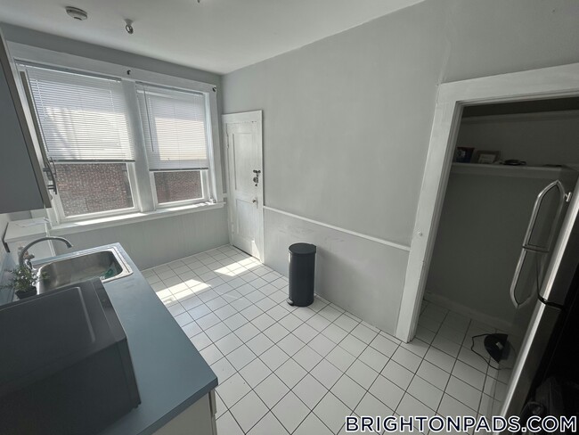 Photo - 129 Chiswick Rd Unit 13