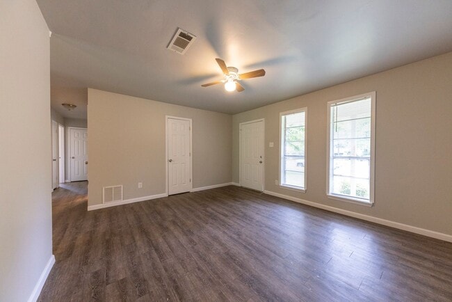 Photo - 642 Stevenson St