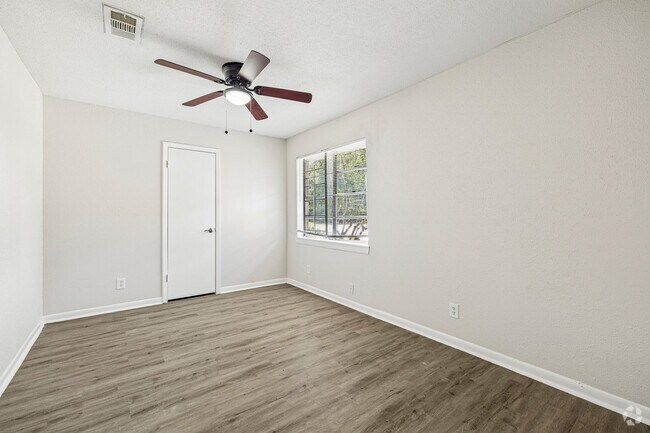 3BR, 1BA - 926SF - Primary Bedroom