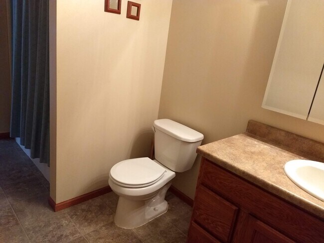 Photo - 15 W Cedar St Unidad Duplex