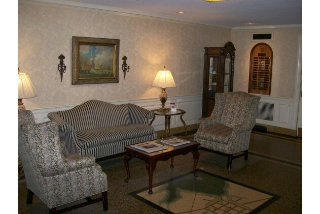 otro - 221 Church St