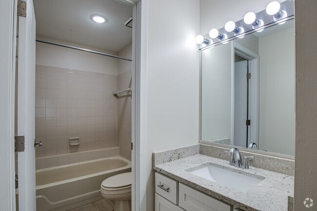 2BR, 2BA - Cedar Hills