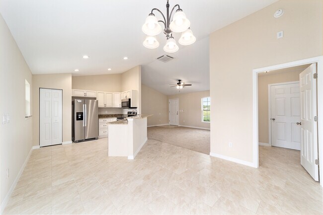 Photo - 194 Willow Rd